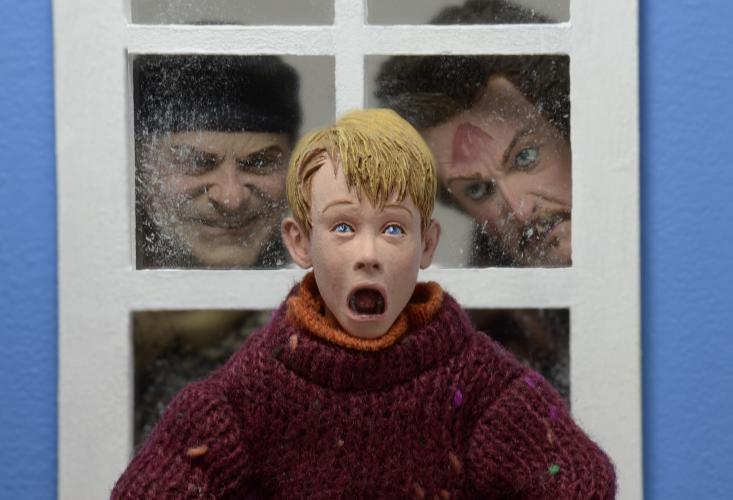 Home Alone Set of 3 Clothed Action Figures Set 8 inch by Neca. Dont be left Home Alone! Don't be left Home alone with these Home Alone Set of 3 Clothed Action Figures by NECA. These are the ones to buy this January to make you simile on these winter nights.
