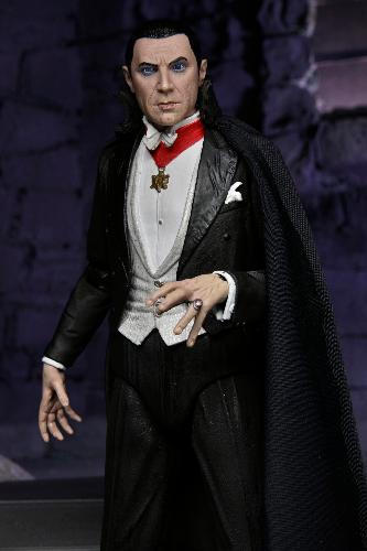 DragonGeeks Brings you Bela Lugosi's Dracula! The Original Dracula Arrives at DragonGeeks.uk! The Blood Thirsty Count Arrives at DragonGeeks and it carry's some Bite! NECA have again excelled themselves in the Figure Department! NECA announces the Ultimate action figure of the most famous vampire of them all…...Dracula!