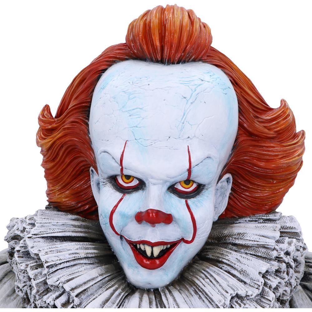 IT Pennywise Bust 30cm. A 'must' for 'IT' fans.
