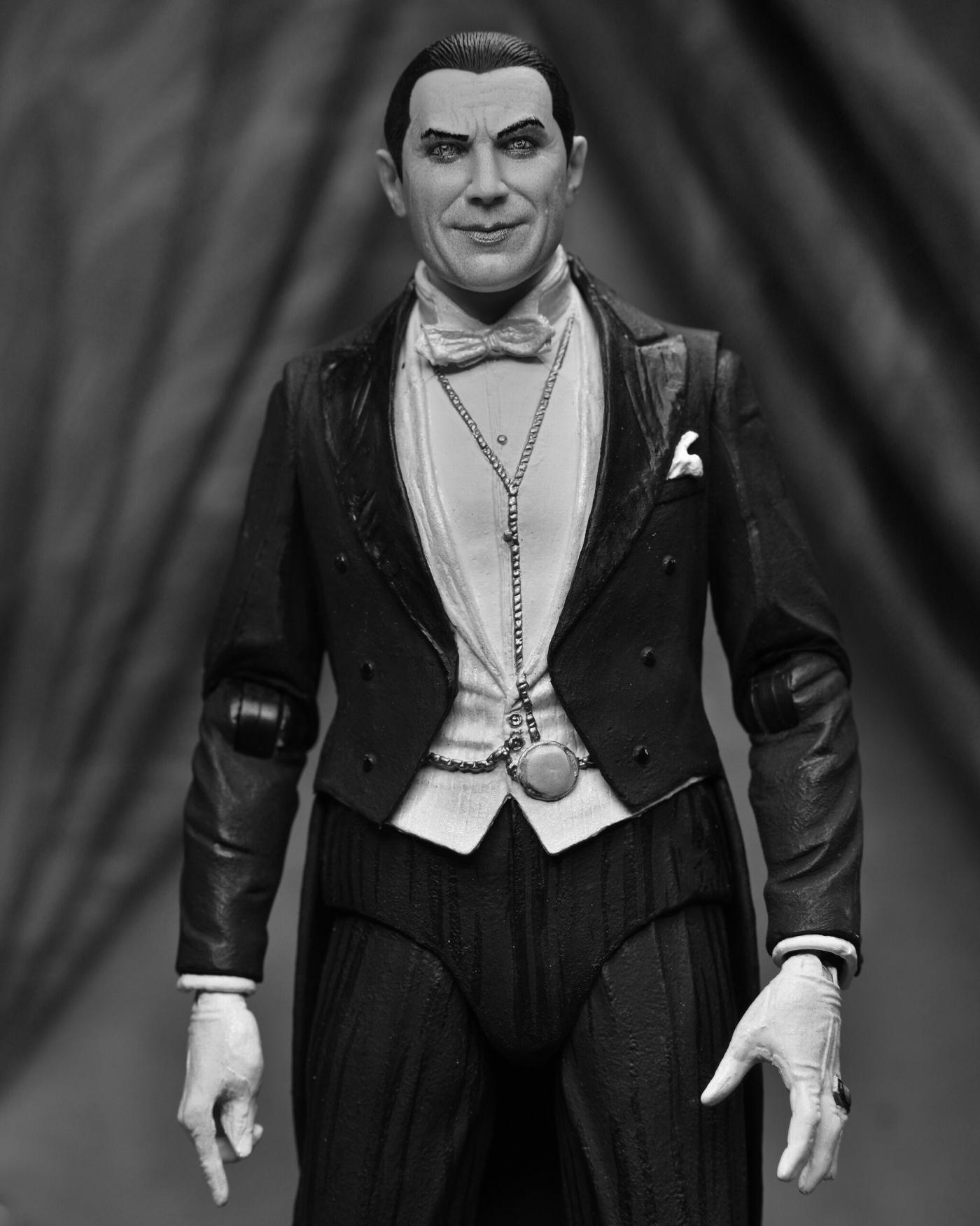 7” Scale Action Figure – Ultimate Dracula (Carfax Abbey)